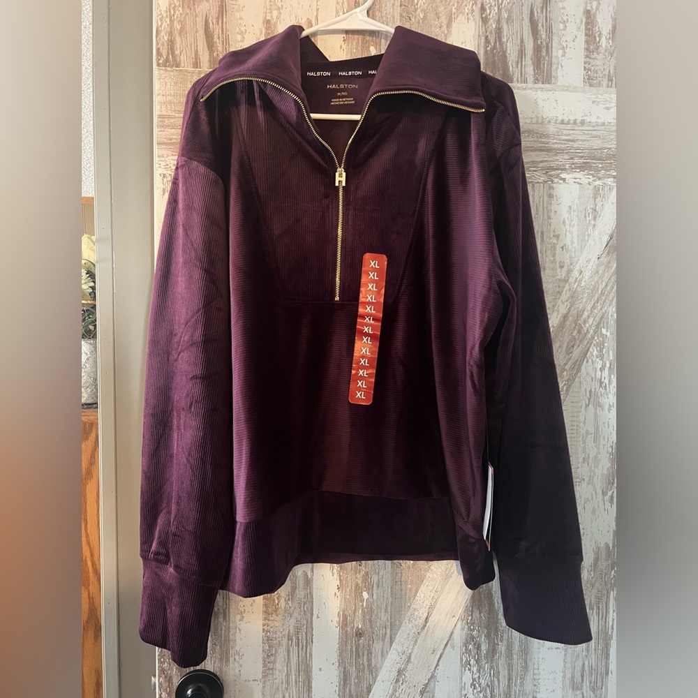 Women's Halston pullover- PRICE FIRM